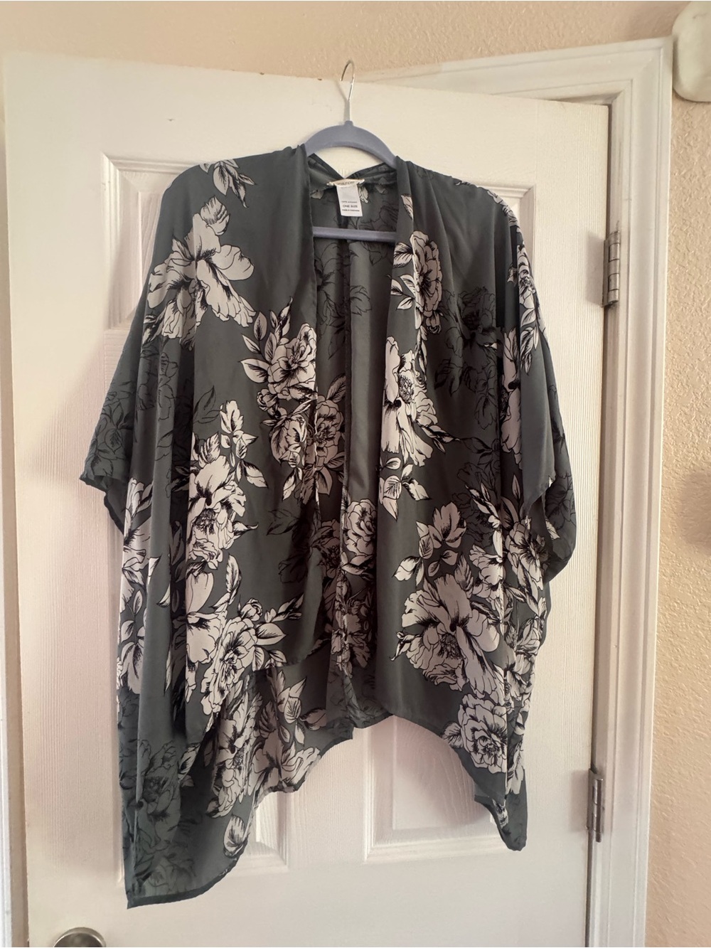Maurices Sage Gray Floral Open Kimono